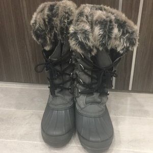 Khombu Winter Boots Size 6